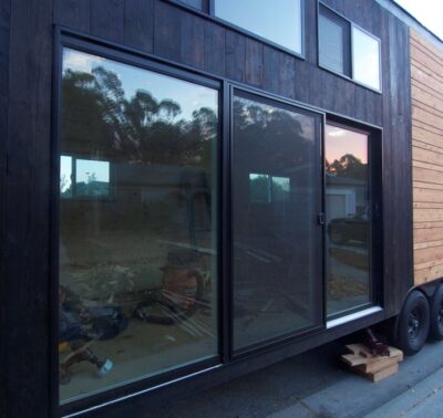 20FT TINY HOUSE GLASS ON WHEEL