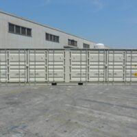 40FT SHIPPING CONTAINER (white)